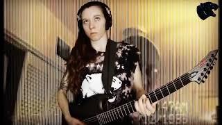 Reba Meyers playing guitar Deftones Vibes