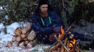 -25° Winter Bushcraft Shelter Build - Extreme Survival  2 DAYS