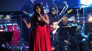 Yeh Ishq Hai Shreya Ghoshal Live Jab We Met