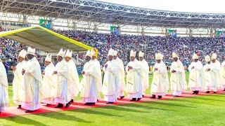 ANDAMO KUELEKEA ADHIMISHO LA MISA TAKATIFU KILELE CHA KONGAMANO LA EKARISTI KITAIFA