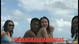 Bang Hotman paris berenang manja di OMNIA BALI