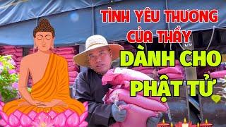 Thầy Thích Nhuận Đức Mới Nhất - Thật Xúc Động Khi Nhìn Thầy Vác Gạo Tặng Cho Quý Phật Tử