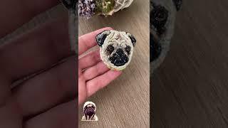 Мопс - портретная брошь #брошьизбисера #broochhandmade #мопсик #pug #брошьмодная #брошьназаказ