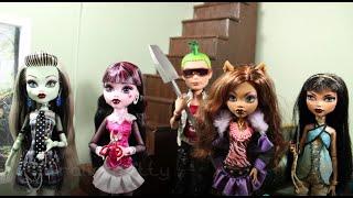 Cerise Gets Dismembered A Monster HighEver After High Stopmotion