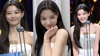 Kim Yoo Jung So beautiful during Blue Dragon Awards 2022  l they cant help but to praise her