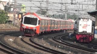 KRL JABOTABEK 環状線 HOLEC Jatinegara付近走行