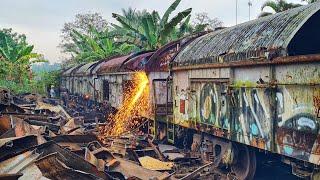 TEMPAT PENGHANCURAN MASSAL GERBONG KERETA 