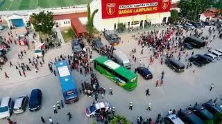 Kemeriahan suporter di stadion Sumpah Pemuda markas Badak Lampung fc