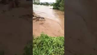 DETIK DETIK HANYUT NYA KORBAN BANJIR BANDANG YG TIDAK DI KETAHUI TEMPAT NYA