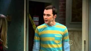 The Big Bang Theory - Penny Scares Sheldon