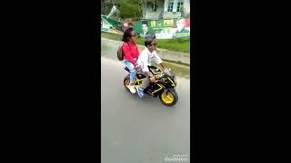 keren anak kecil boncengan pake motor mini