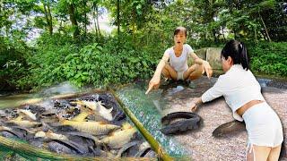 The girl teaches the fishing planet how to make effective fish traps