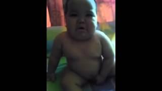 Video Bayi Lucu yang Nurut pada Orang Tua