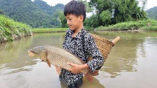 Nam - poor boyCaught a 4kg carp in an abandoned pond. Orphan Nams joy when he catches fish to sell