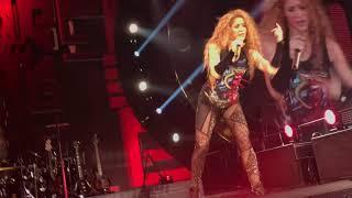 Shakira - Chantaje Live in Paris - Chantaje