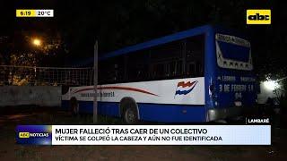 Mujer quiso subir a un colectivo pero cayó y murió a causa del golpe