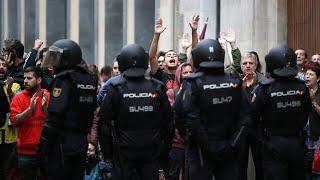 Riot police attack protesters in Girona