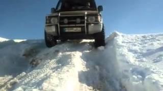 Mitsubishi Pajero Snow Crawling