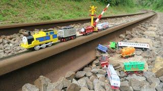 Drama Kereta Mainan CC203 Selip Merakit Kereta Api Uap Babarandek  Kereta Trackmaster Thomas