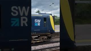 450028 departs from Basingstoke #short #train #southwesternrailway #class450 #electrictrain #shorts