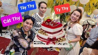 DIVA Cát Thy và Tây Thy dự sinh nhật con gái Ty Thy - Ẩm thực Cha Rồng