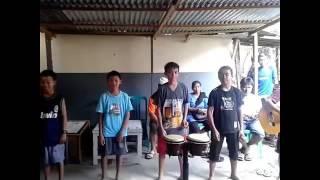 Anak-anak di poso menyanyi hip hip hura dengan cara yg lain so kreatif