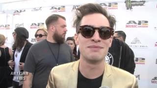 PANIC AT THE DISCO SHARES FEELINGS ON WESTBORO BAPTIST CHURCH PICKET AND APMAS