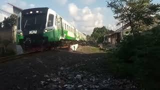 KA Komuter Supas dan disapa masinis