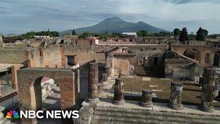 Pompeii excavation reveals blue room after nearly 2000 years