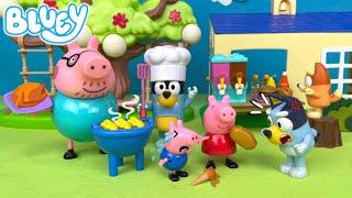 Blueys Best BBQ at Peppa Pigs House   Pretend Play with Bluey Toys  Bunya Toy Town