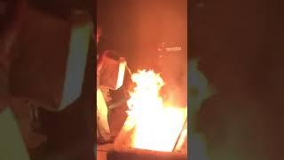 Мужчина поджег себя пытаясь разжечь костер бензином
