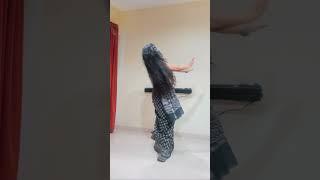 Bellydancing on a Bollywood song  Fusion   #bellydance #saree #bellydancer