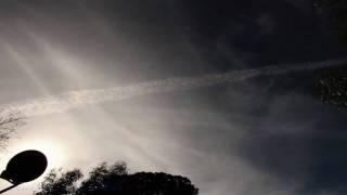 Extreme spreading jet trail in sunbow time lapse V07084