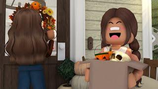 Decorating Our New House For *HALLOWEEN*  Bloxburg Family Roleplay