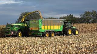 Mais hakselen door loonbedrijf Dekker met hun John Deere 8600i en nieuwe Joskin wagens 2022