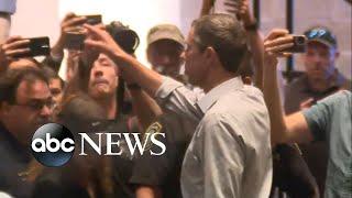 Beto ORourke interrupts Texas governors press conference on shooting