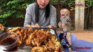 Spicy Fried Mushrooms  Bede Waiting Test Tasty Food Aunt Cooking  Aunt Is Good Chef Bede