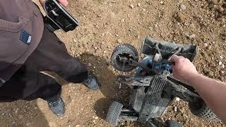 TRAXXAS XRT  dans la caillasse et le bitume