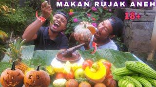 kocakMakan rujak pare mentah campur buah labu dan kecapi enak juga..