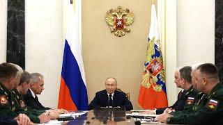 Владимир Путин провёл встречу с командующими войсками военных округов. 15 мая 2024 года