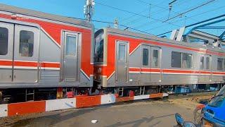 double headed Palang Kereta Perlintasan Krl Pasar Pesing