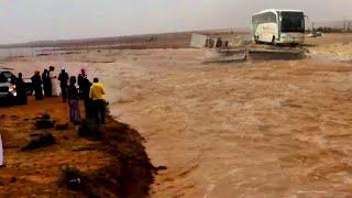Incredible  The first moments of the arrival of the flash floods in the valleys of Oman Ibra