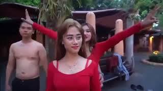 Detik Detik Duo Serigala Buka Baju  