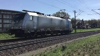 Very Dirty Railpool Traxx Locomotive 186 537-7 at Venlo the Netherlands 16.4.2022 