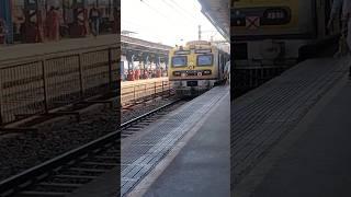 JUST 12 SECONDS12 CARVIRAR DOUBLE FAST LOCAL SKIPPING NALLASOPARA #shortsfeed #indianrailway
