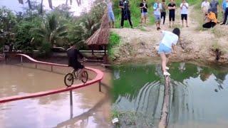 Most Popular Funny Videos 2021- People who do stupid things that make you laugh part 10