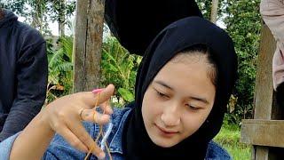 GADIS DESA CANTIK NENG ANGGI DI SAUNG ROMBENG