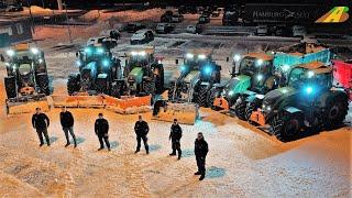 Winterdienst Großeinsatz Schneeräumung - Schnee schieben zwischen Neuwagen - new cars park snow plow