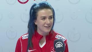 Milli voleybolcu Meryem Bozdan gençler için alkış alan çalışma