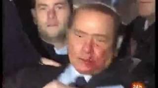 Ataque con suerte a Silvio Berlusconi.mp4